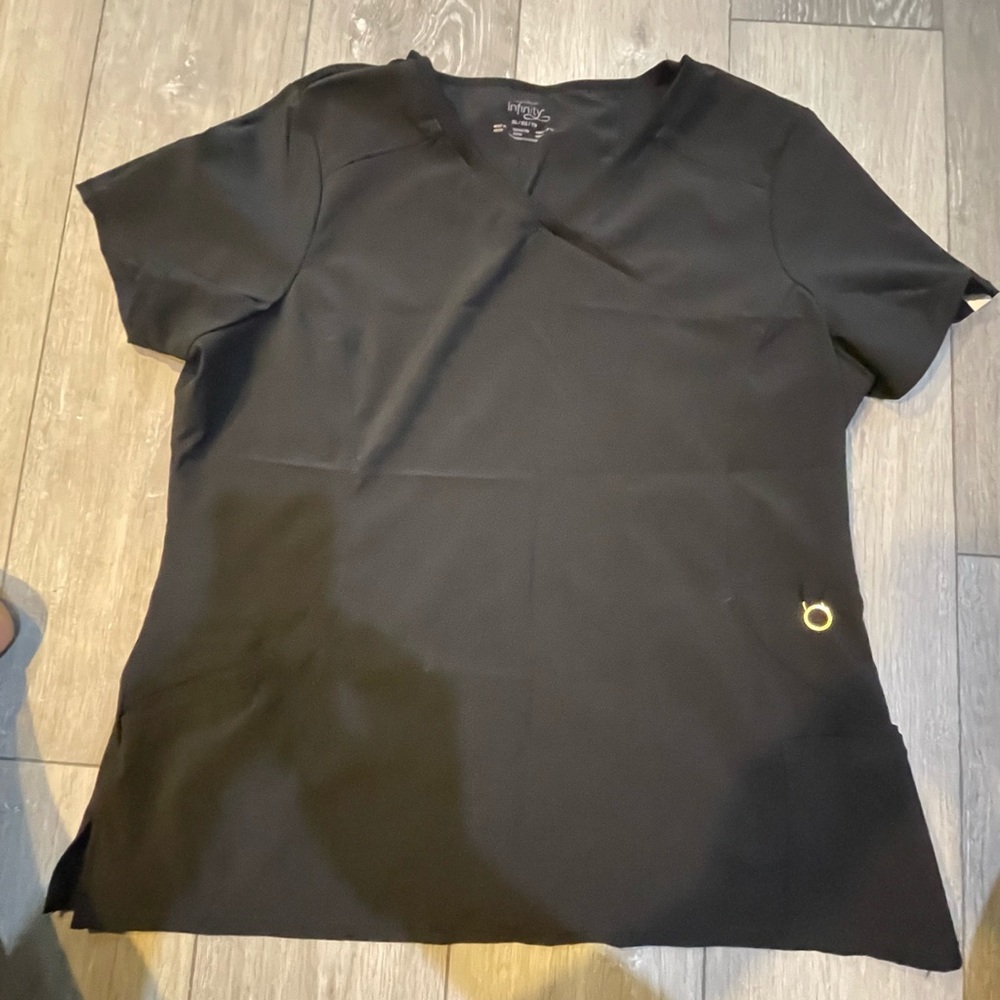 Black scrub top infinity